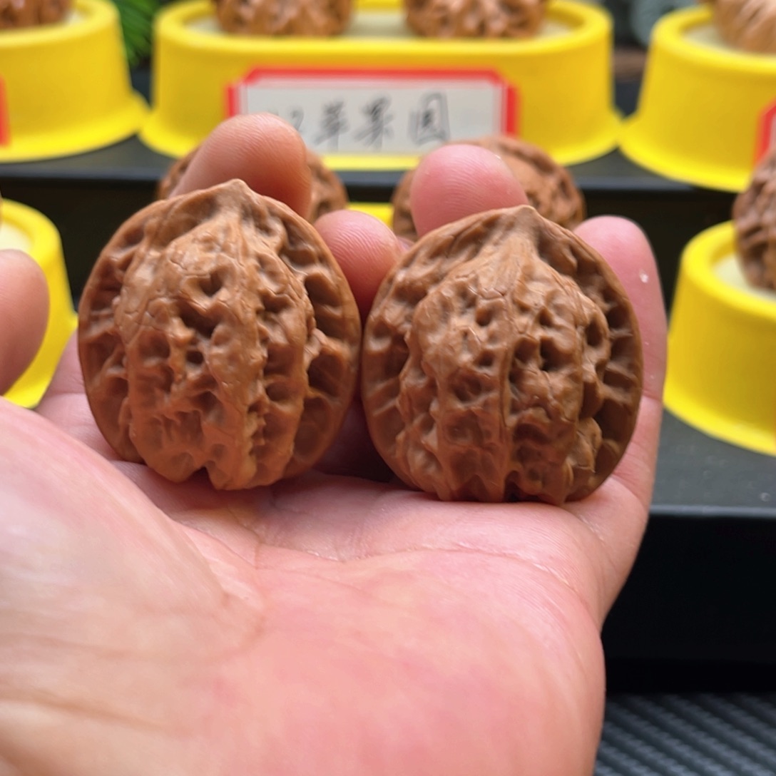 文玩核桃吊坠36磐石