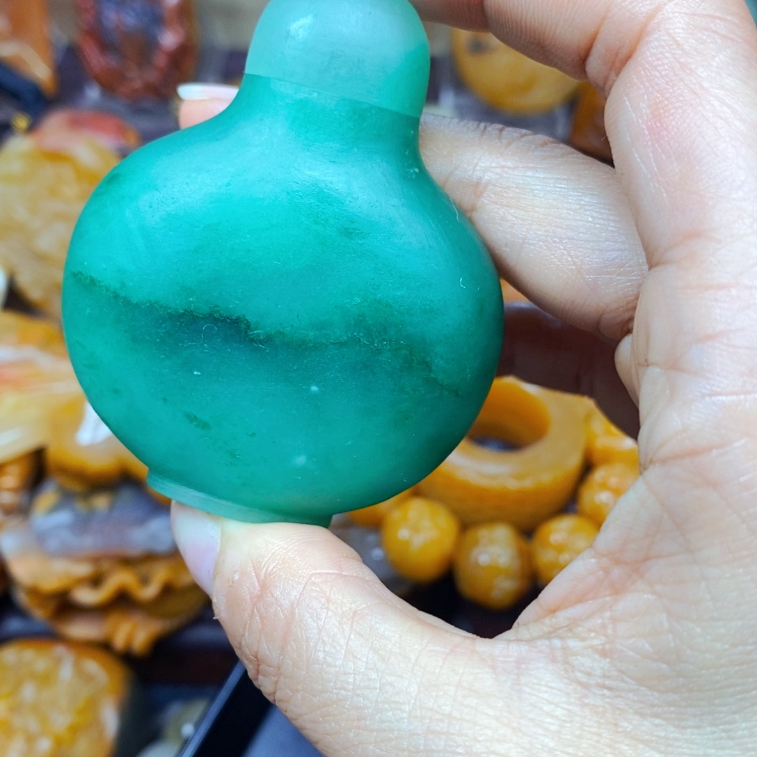 石英质玉（黄龙玉）未镶嵌颈饰