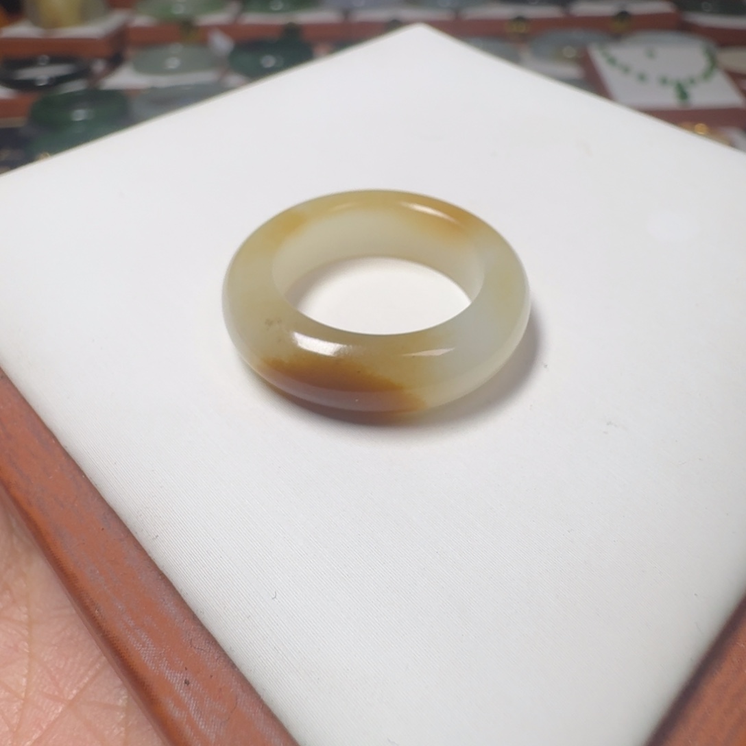 妍***瑾和田玉未镶嵌戒指拍前请仔细阅读购买协议