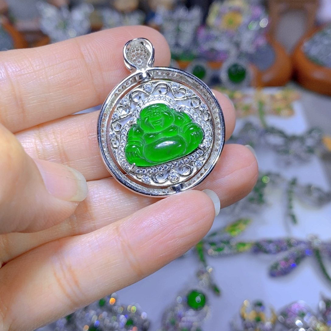 翡翠颈饰银S925镶嵌天然翡翠