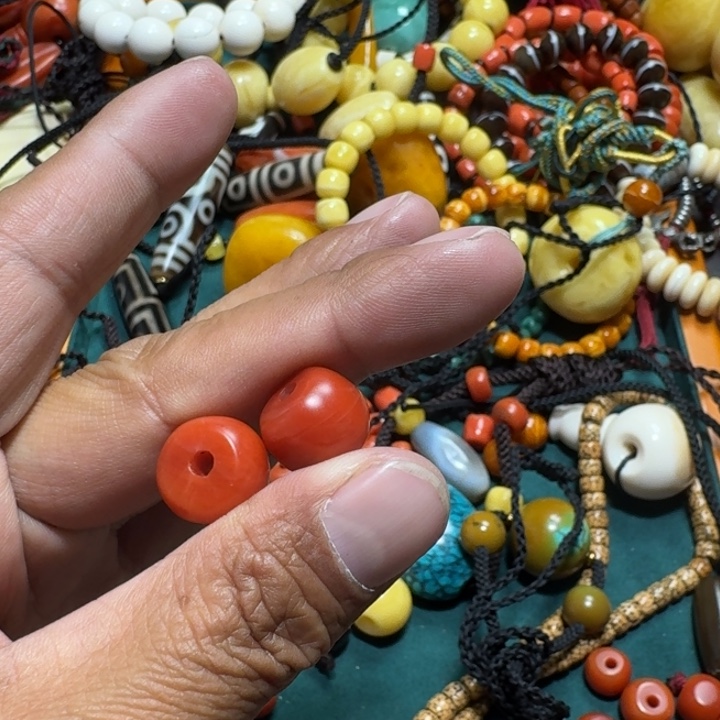 南红玛瑙颈饰合金访*