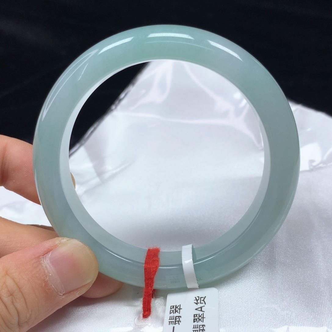 翡翠手镯（圆镯）未镶嵌57.2