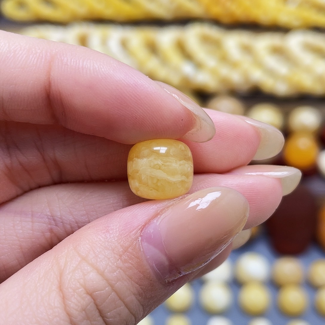 未镶嵌琥珀裸石蜜蜡老型11.2*10.2mm