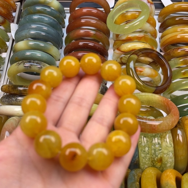 蛇纹石玉手镯未镶嵌