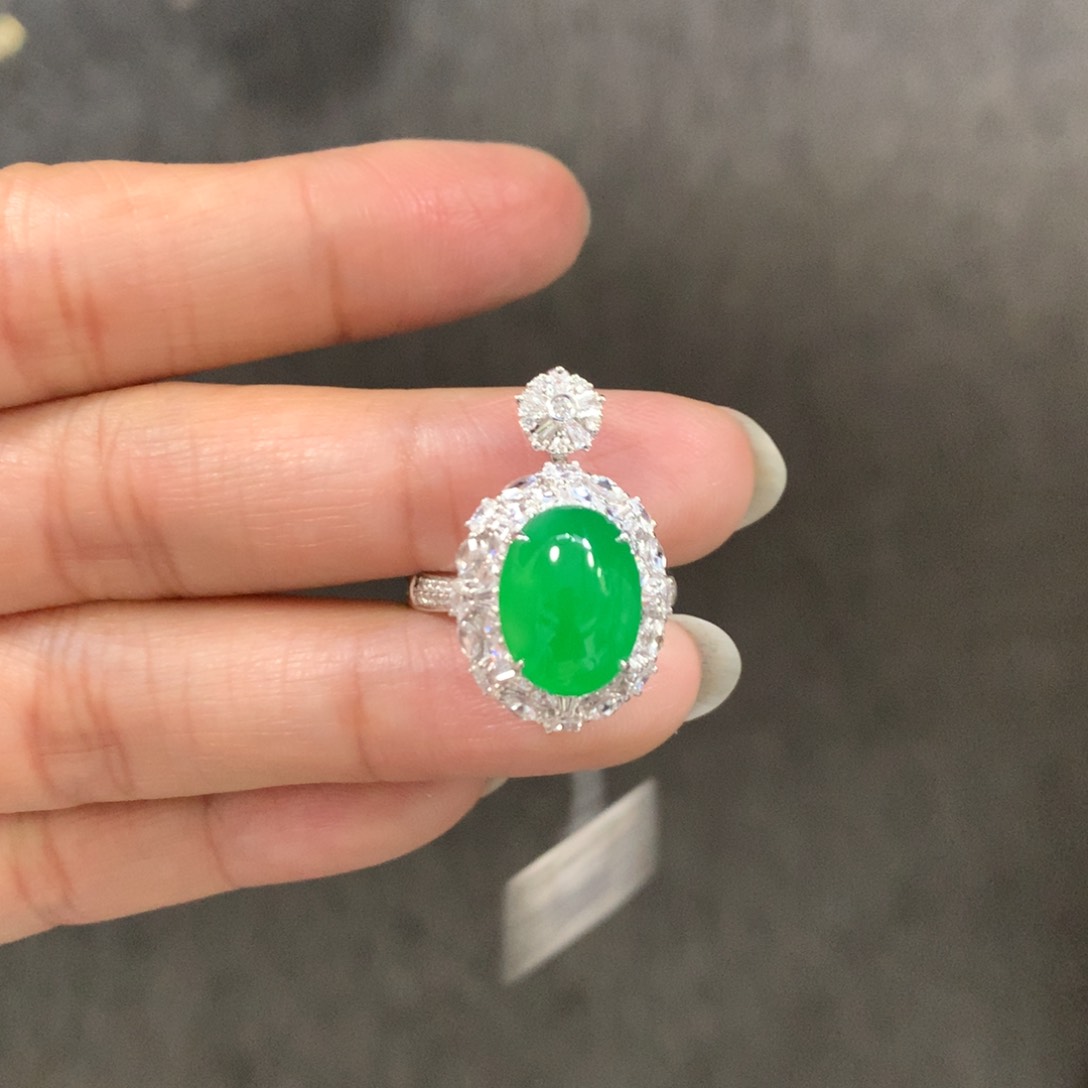 翡翠戒指18K金镶嵌翡翠