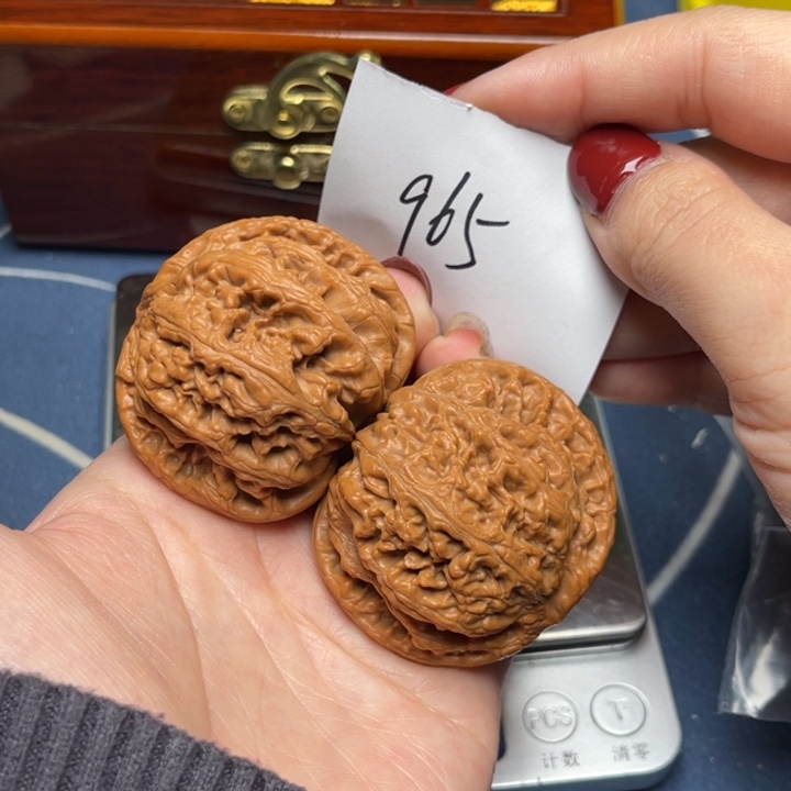 文玩核桃把件粗筋47