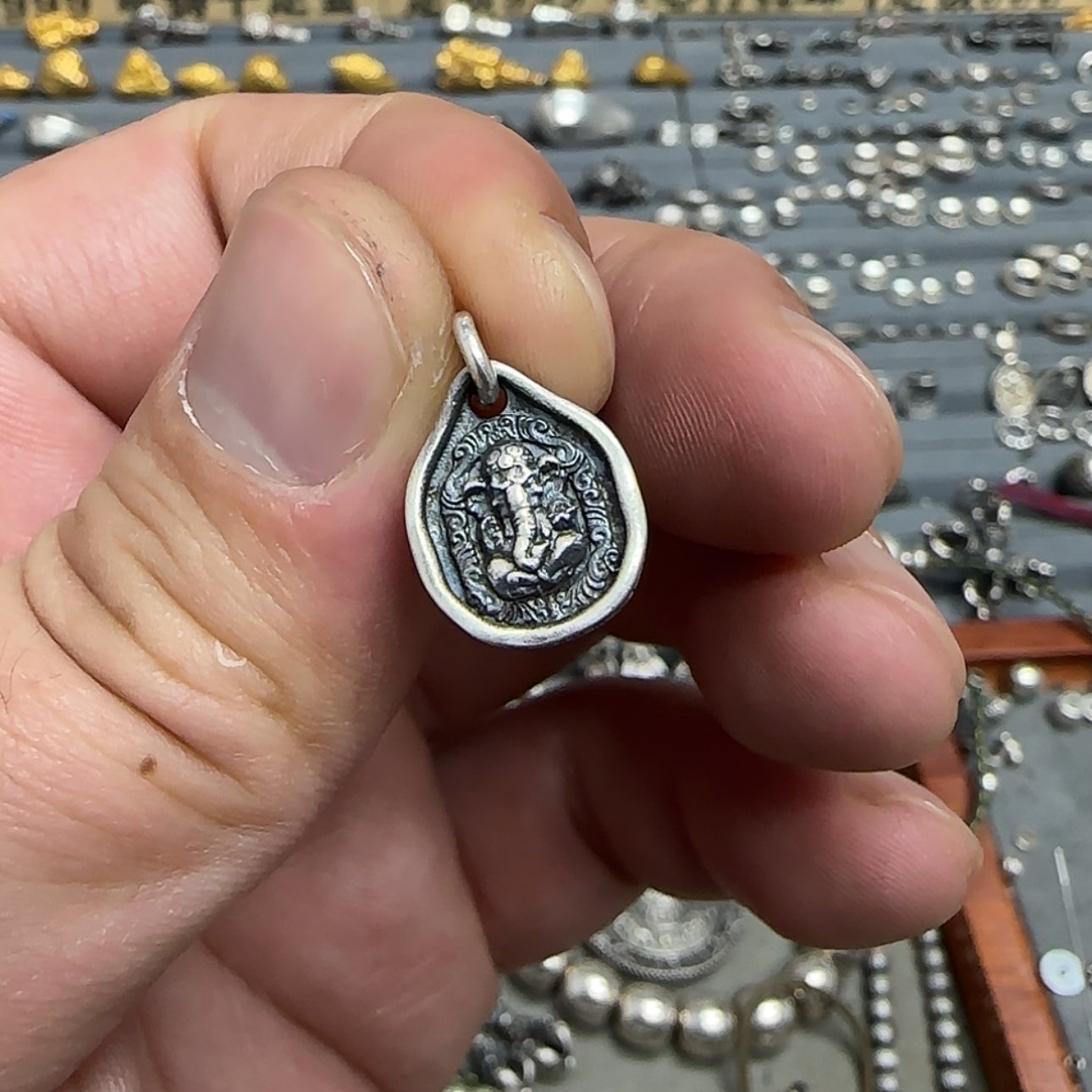 【闪购商品】玻璃足银C****钧