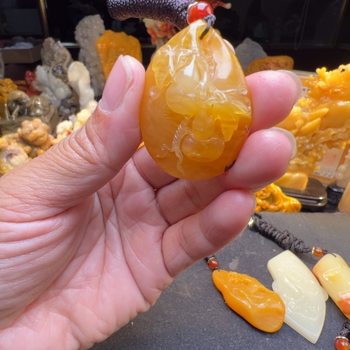 人***然寿山石寿山石田黄石