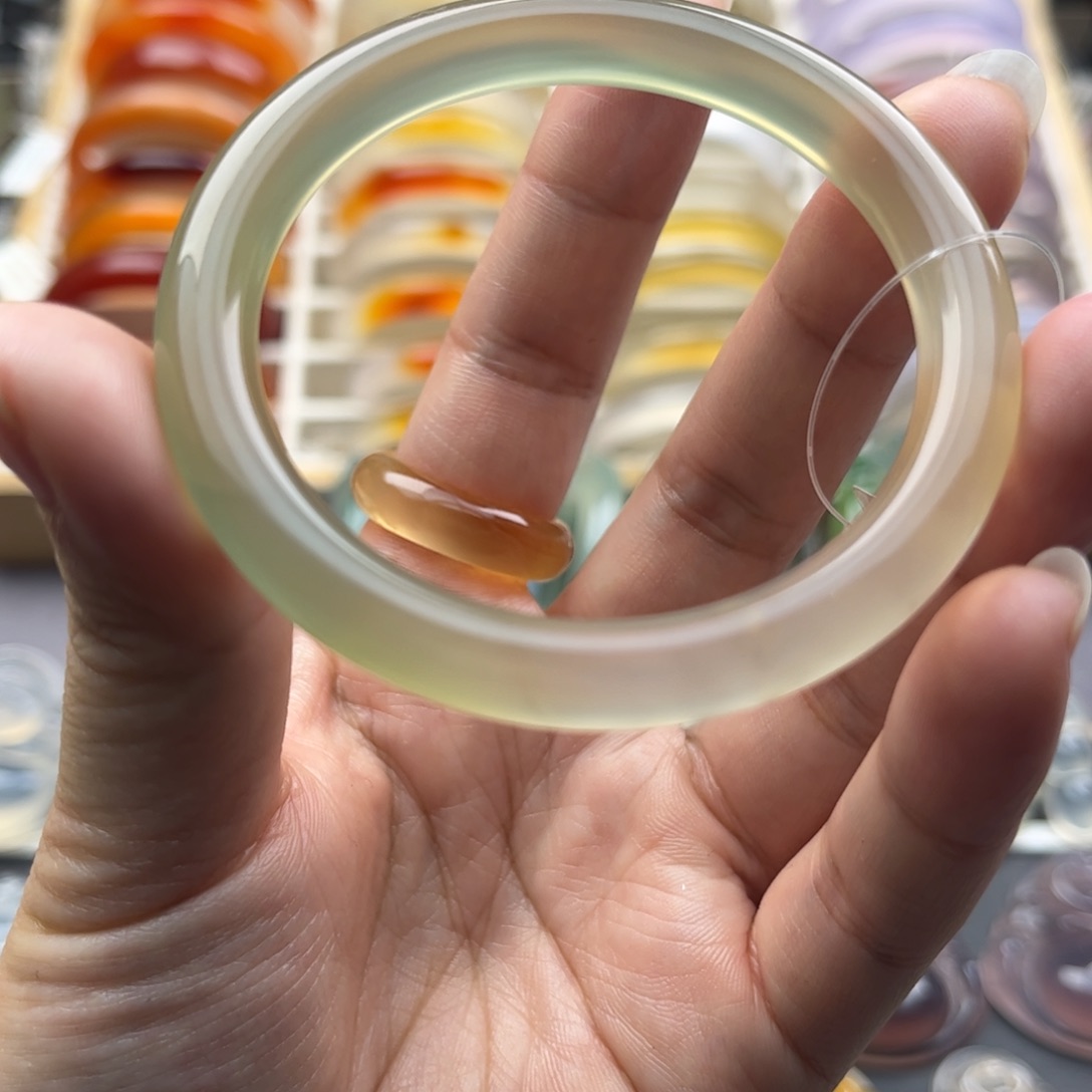 玛瑙/玉髓手镯未镶嵌52+