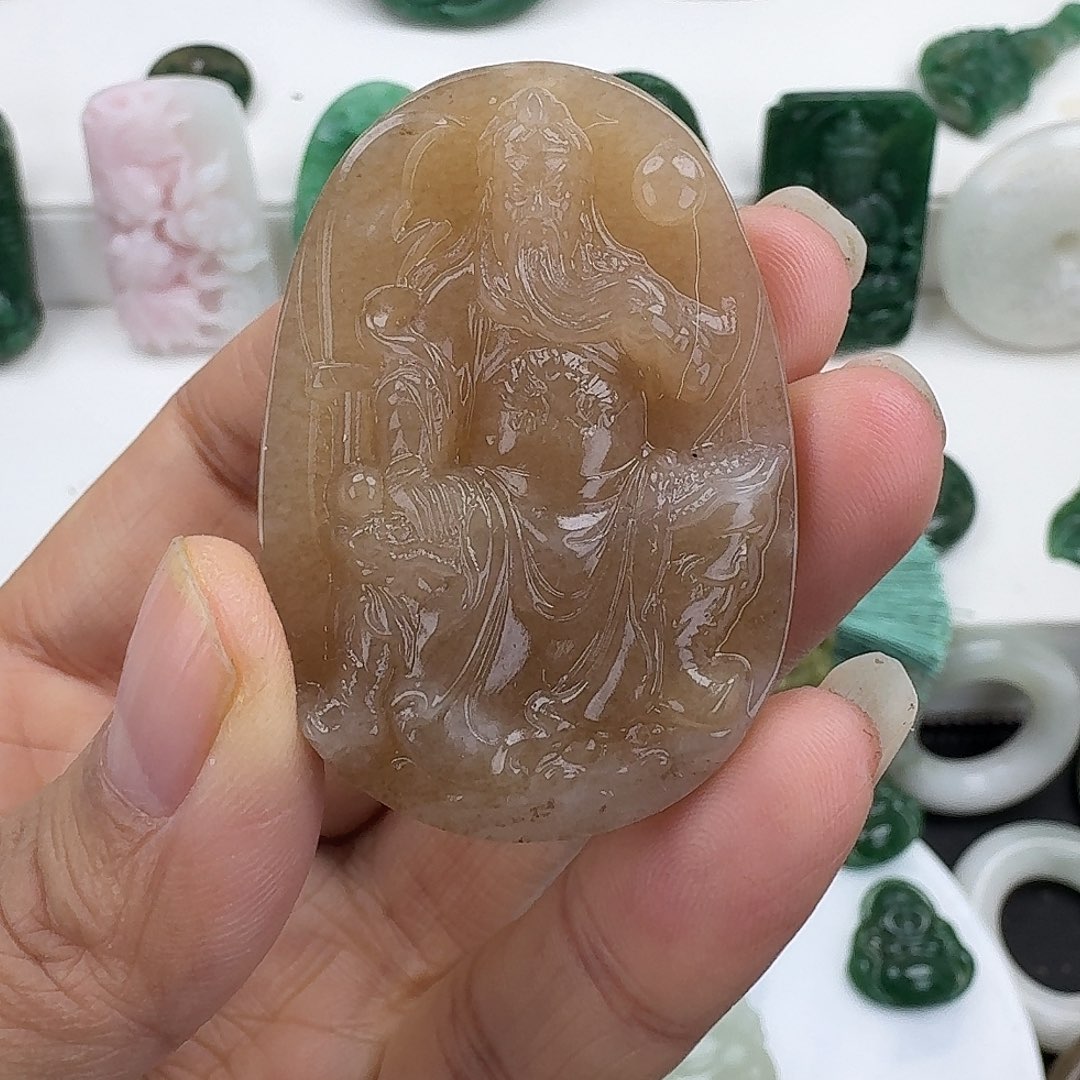 苏***卓独山玉未镶嵌颈饰