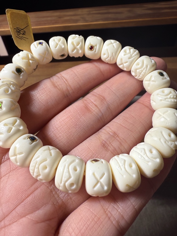 非金属珐琅手链 鹿角雕刻微瑕小阿呆9*12尺寸手串