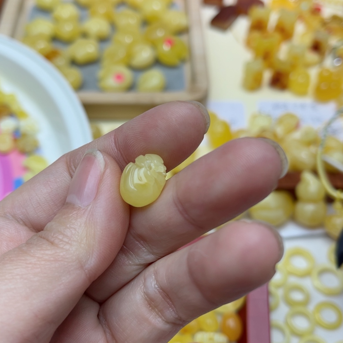 【闪购商品】蜜蜡裸石未镶嵌配饰