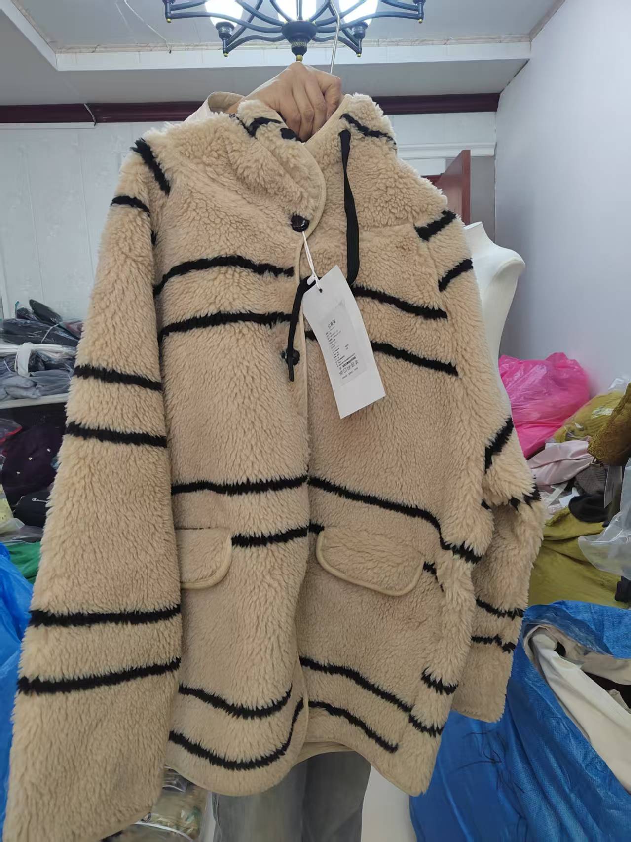 加绒卫衣时尚休闲圆领套头长袖保暖宽松显瘦百搭上衣