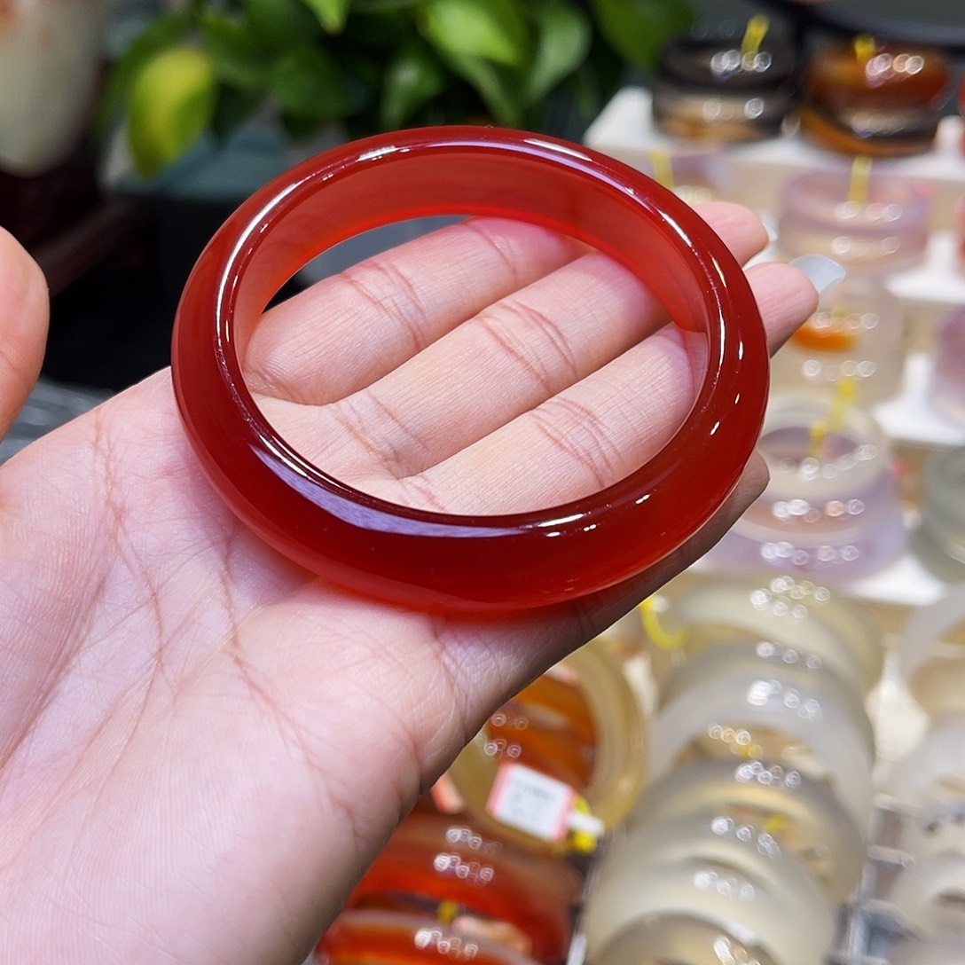 一***。玛瑙/玉髓未镶嵌手镯