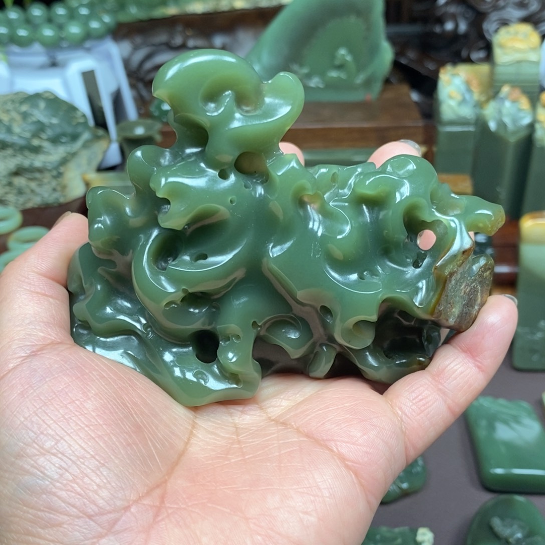 岫岩老玉（透闪石质玉）未镶嵌把件