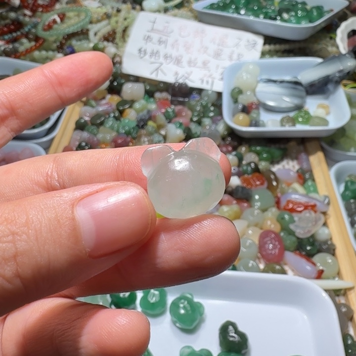 和田玉未镶嵌珠宝半成品