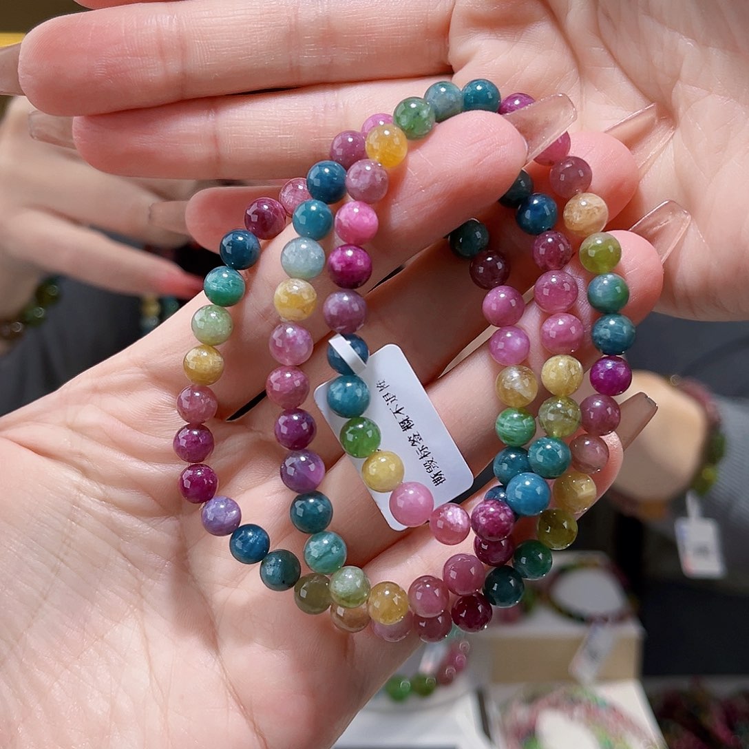 碧玺多样性发一件未镶嵌