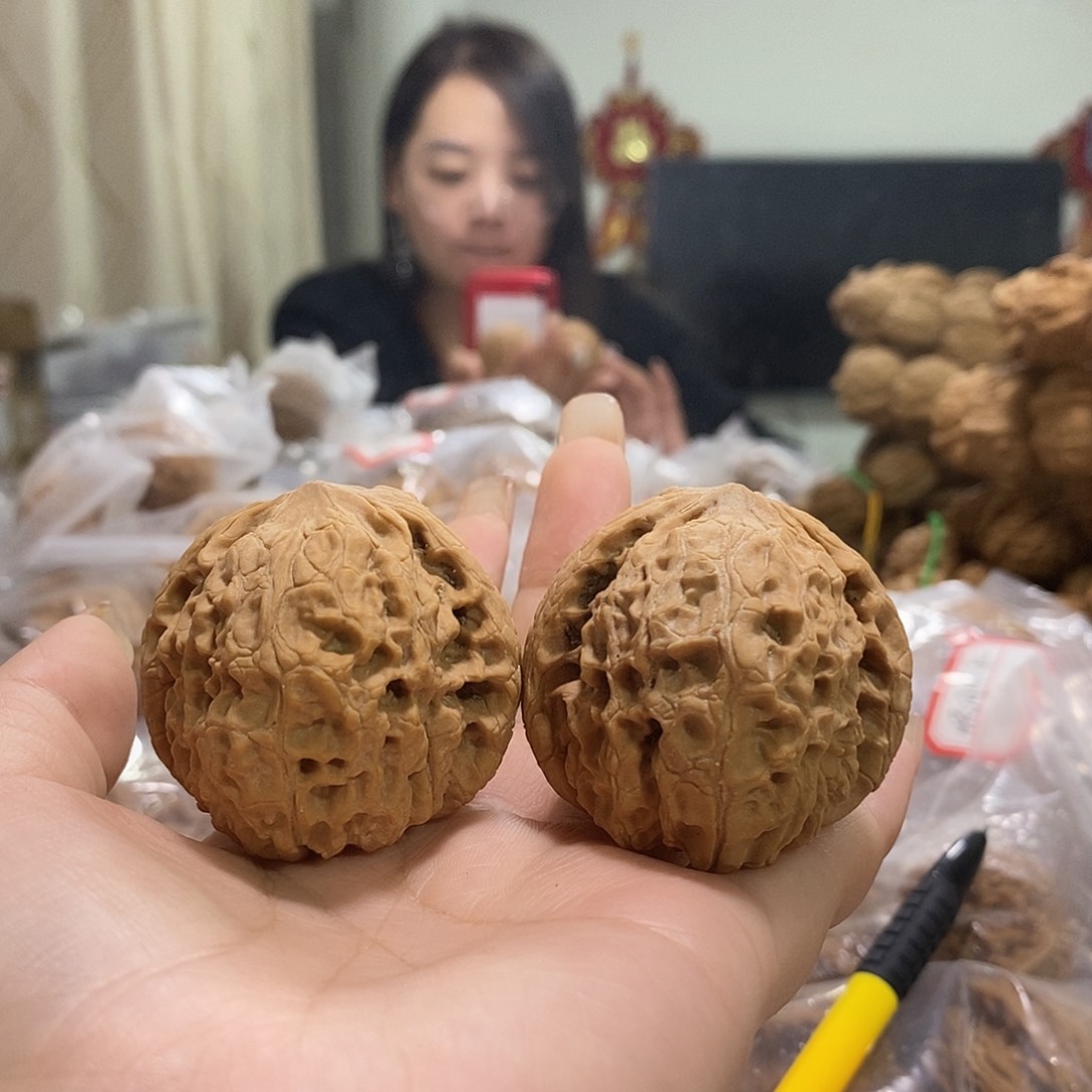 把件文玩核桃n****g43大团圆尖有伤