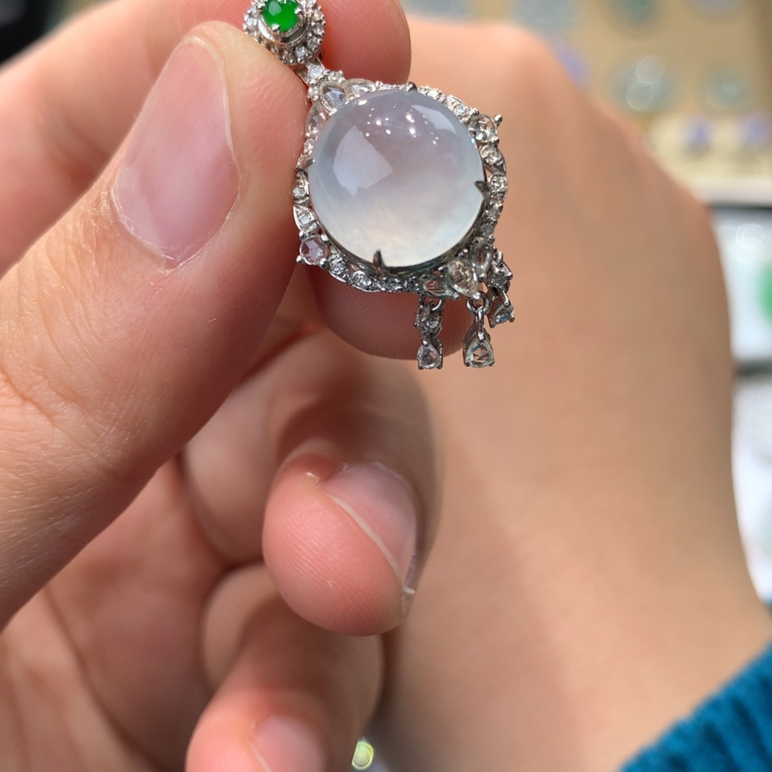 翡翠吊坠(不含链)18K金镶嵌白冰蛋面吊坠