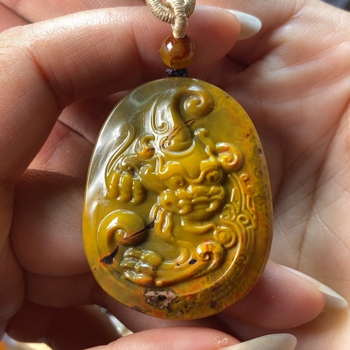 未镶嵌颈饰玛瑙/玉髓战国红