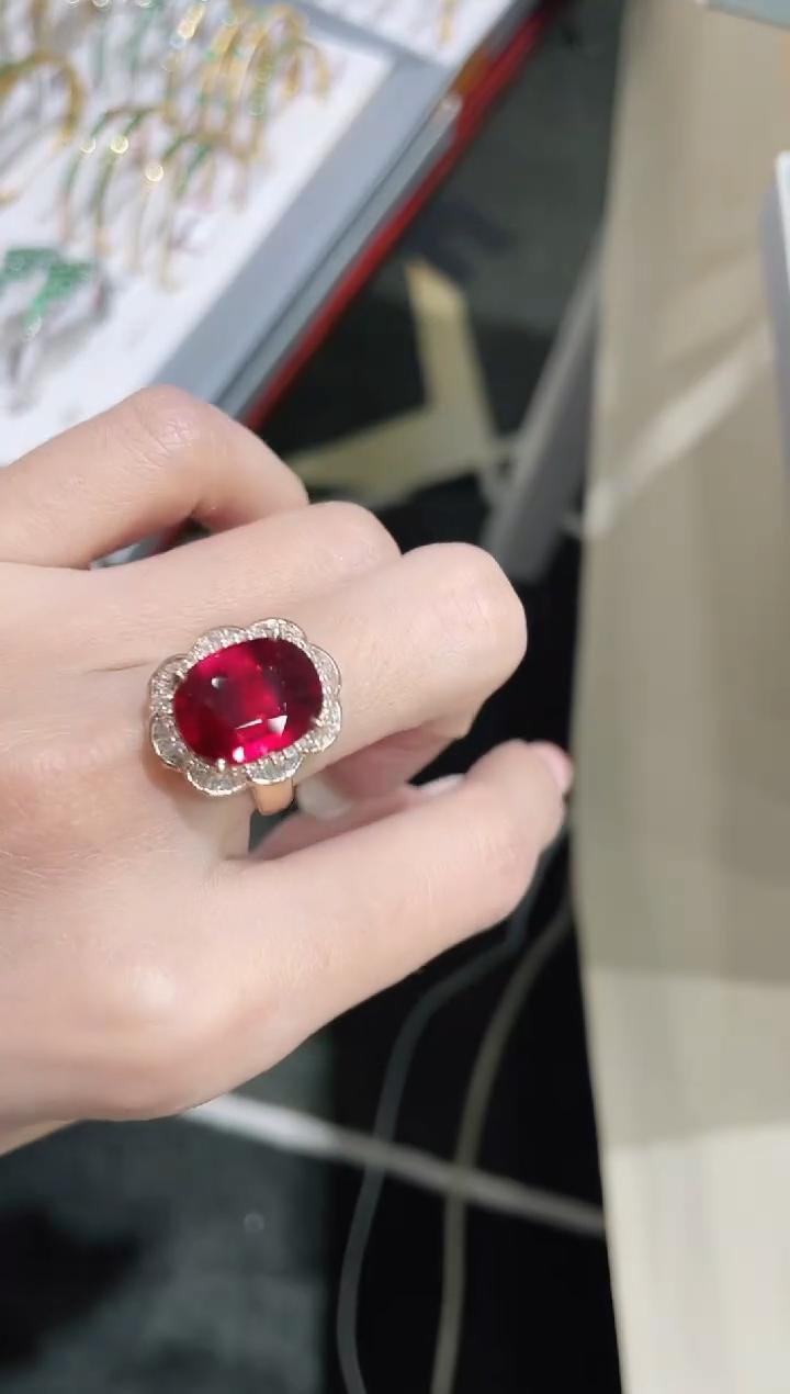  18K金镶嵌碧玺戒指