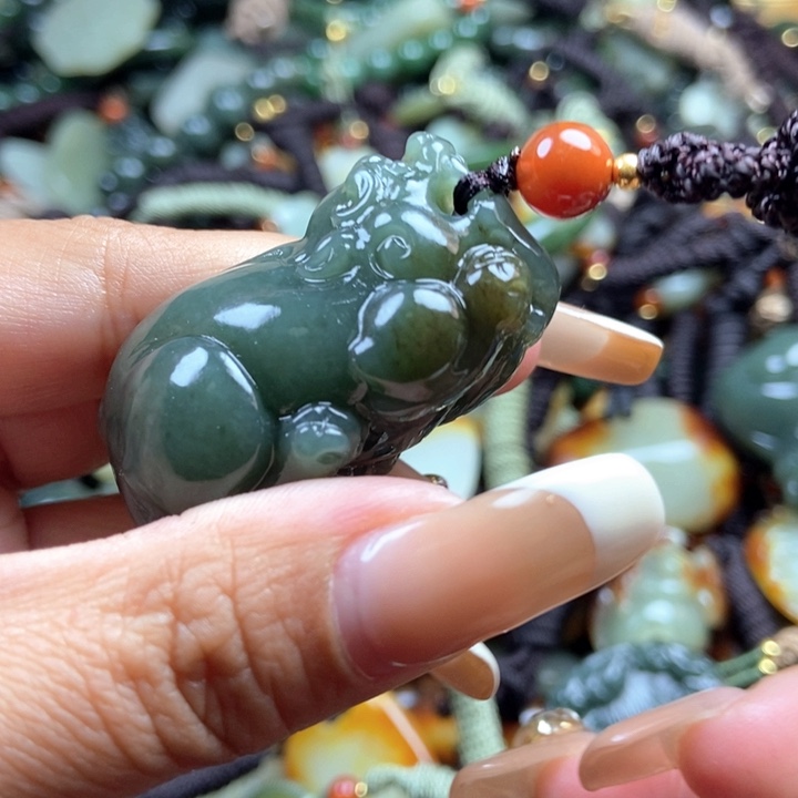 和田玉颈饰未镶嵌