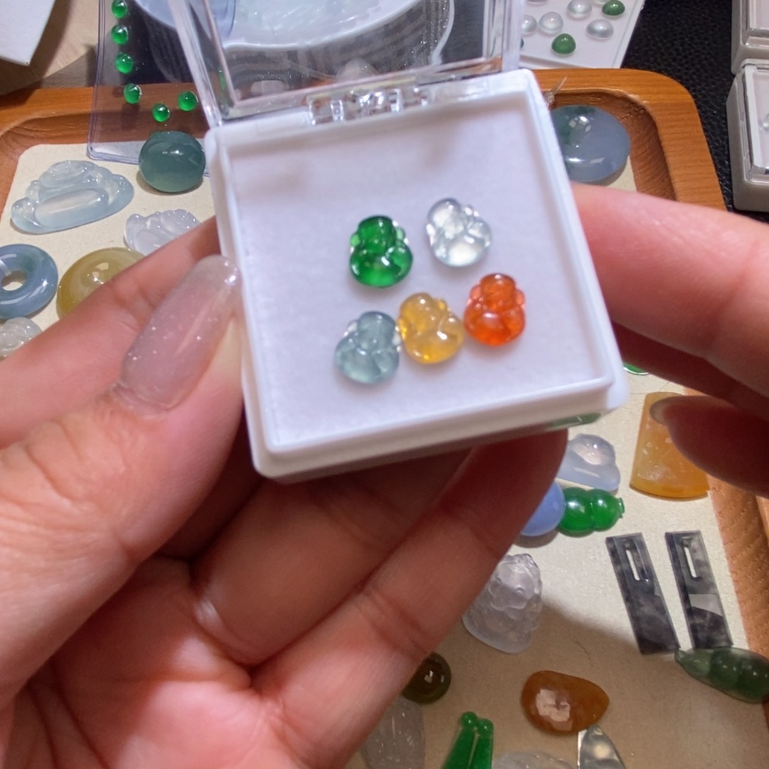 未镶嵌定制翡翠香****翡翠