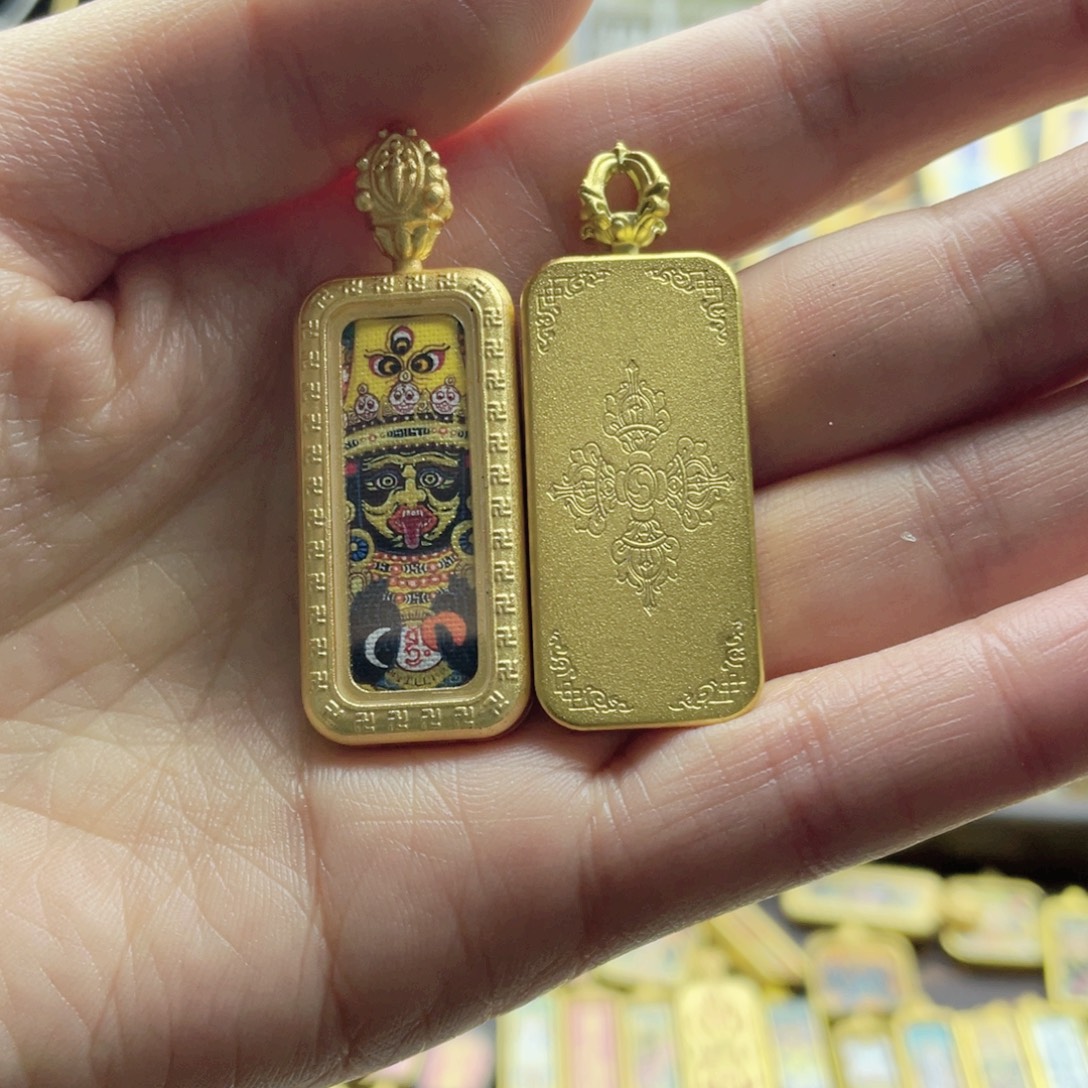 甜***淇铜铁合金类唐卡等多种形式进行的艺术