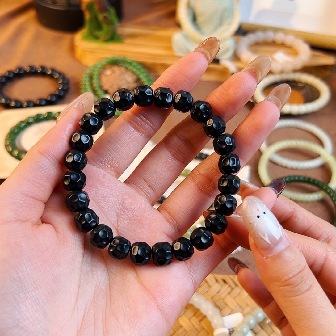 和田玉未镶嵌手串