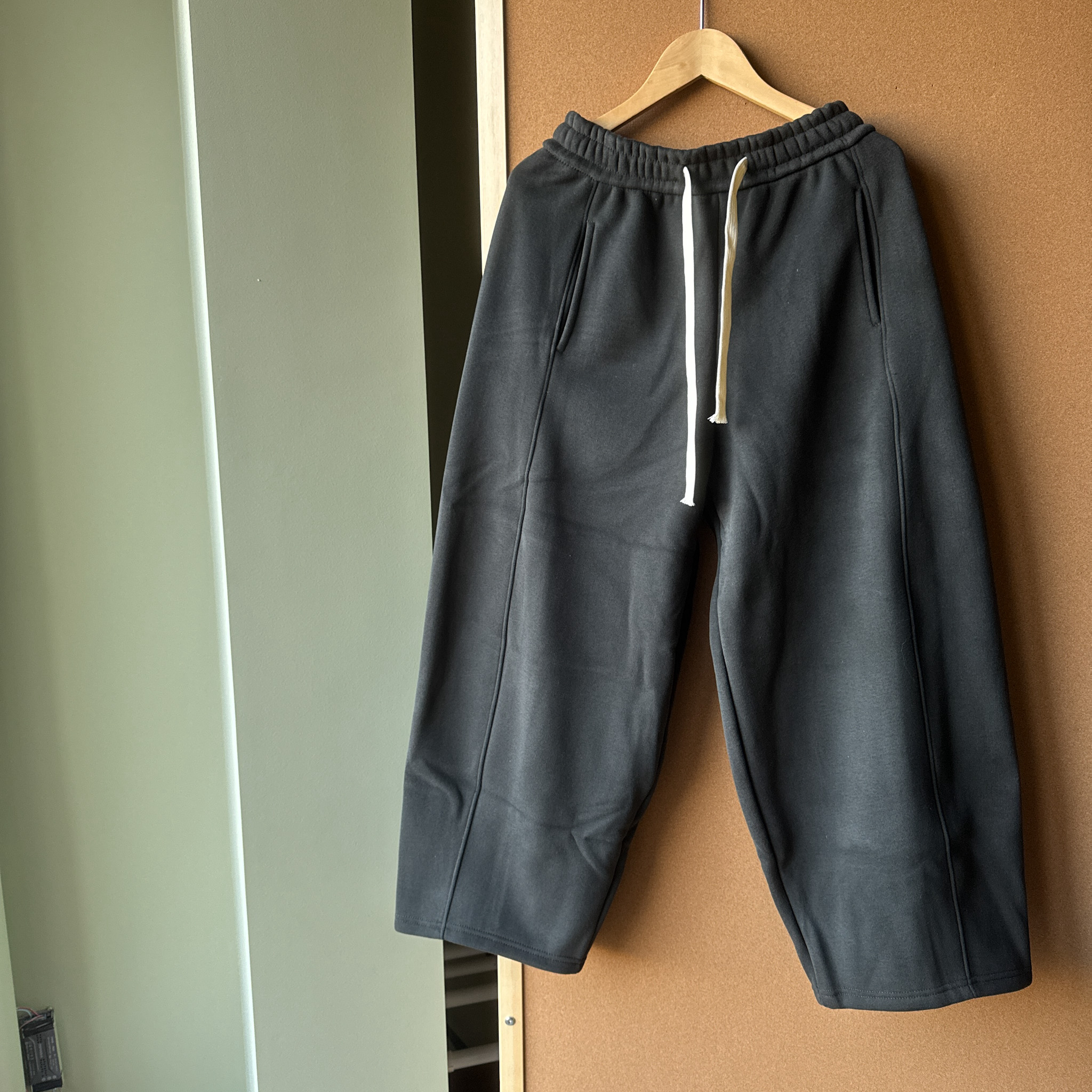 【美琪优选】加绒宽松系绳女士直筒运动卫裤秋冬款