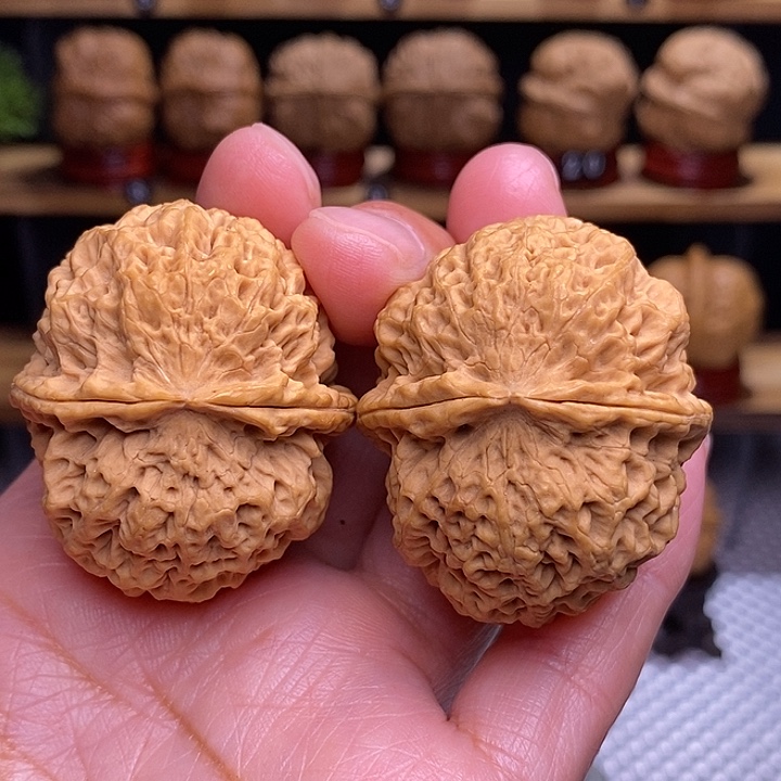 文玩核桃吊坠七星绣球14