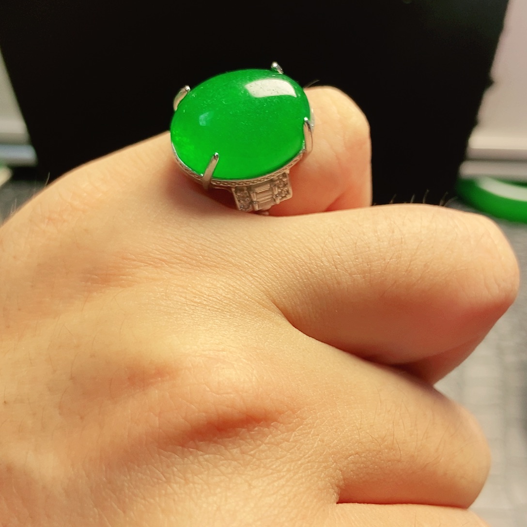 翡翠14K金镶嵌颈饰戒指