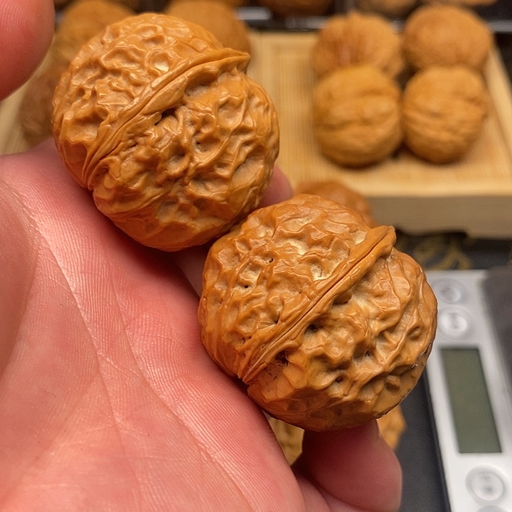 吊坠文玩核桃牡丹元宝