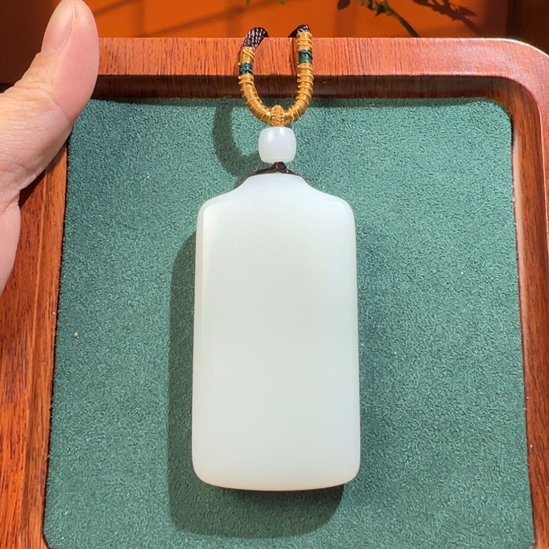 幸***哉和田玉未镶嵌颈饰