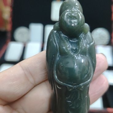 和田玉未镶嵌把件