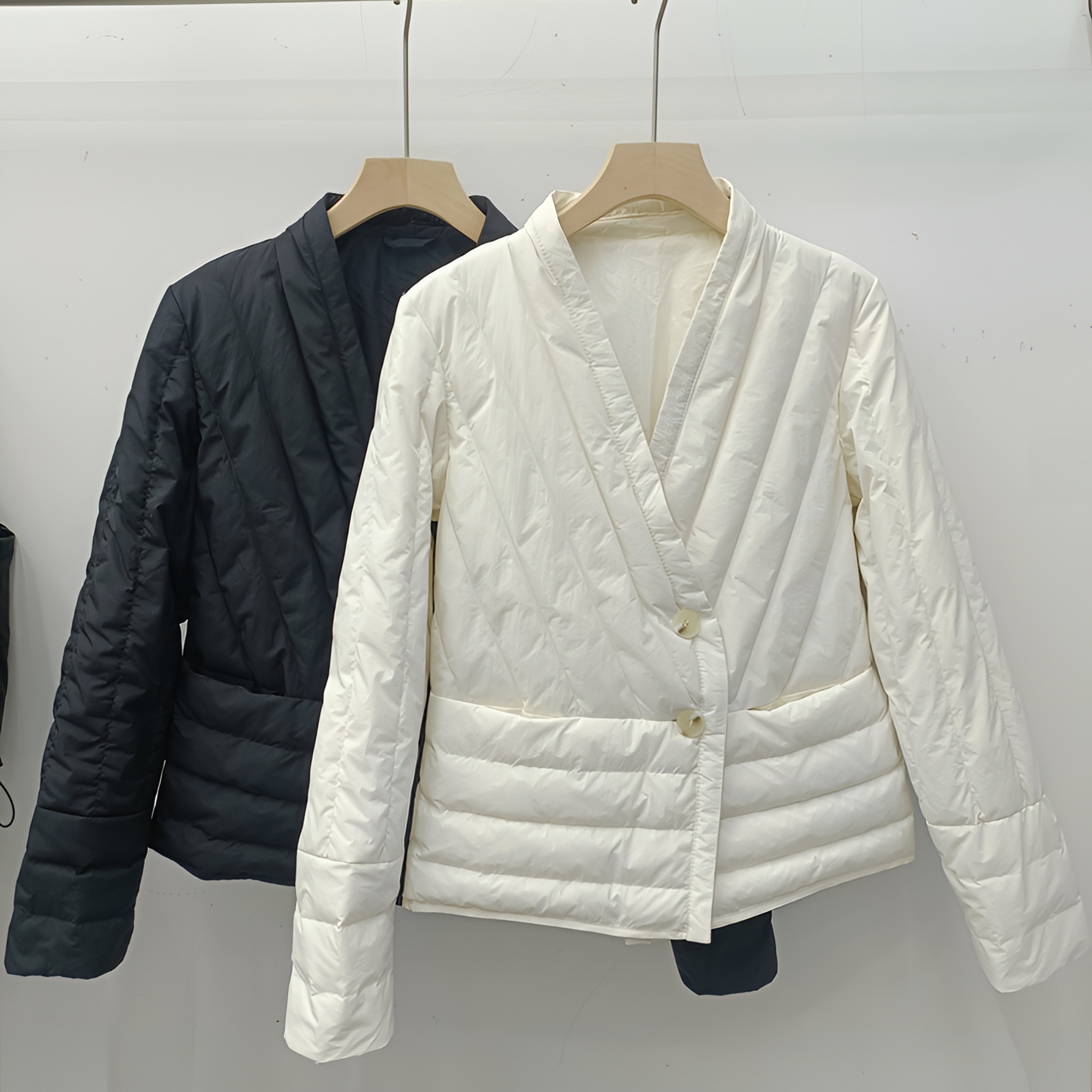 【90绒】简约百搭排骨风羽绒服女秋冬气质短款V领修身保暖内搭外套