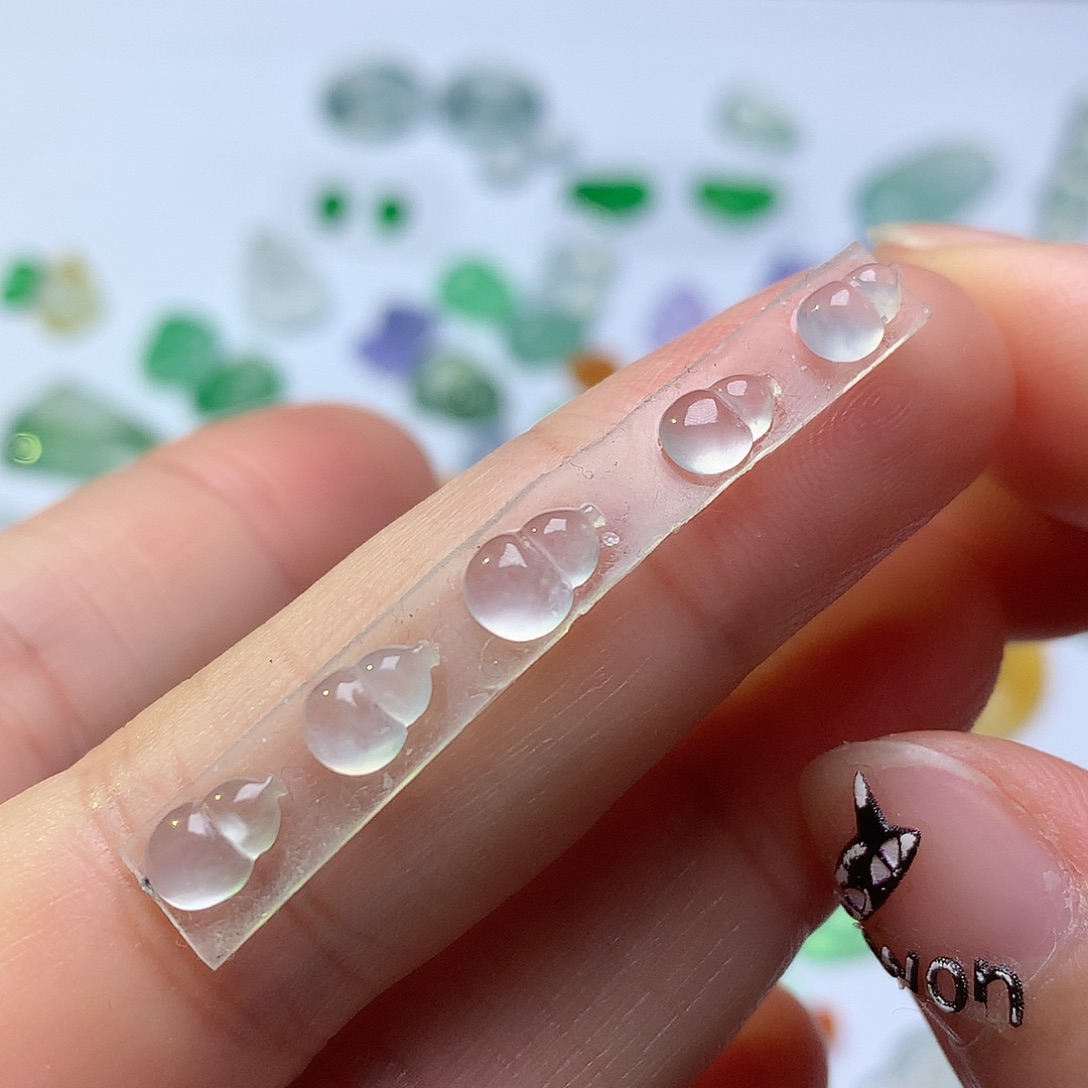 翡翠未镶嵌颈饰葫芦