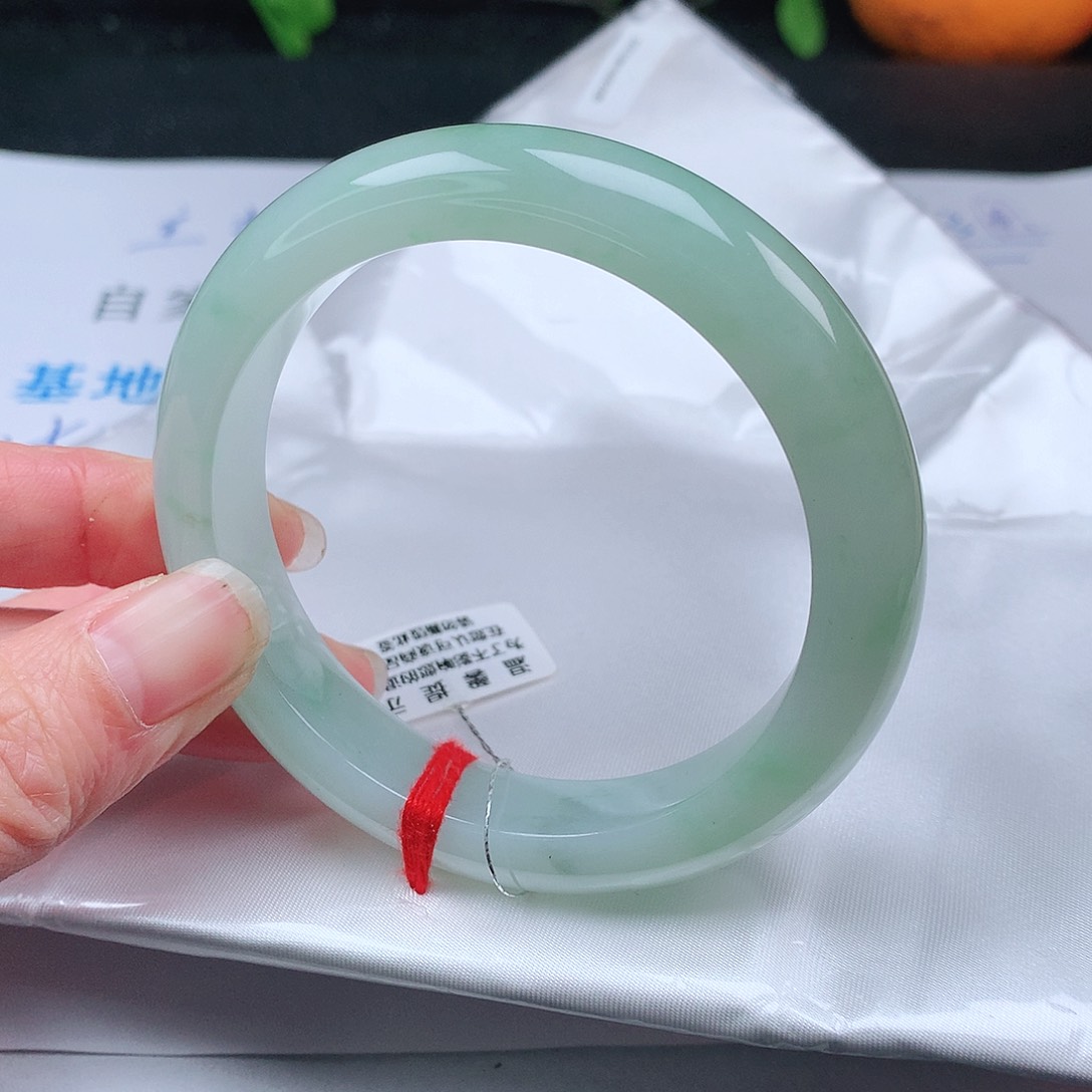 翡翠手镯未镶嵌56.5圈