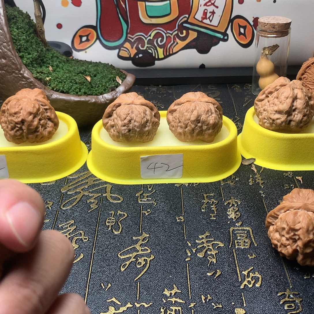 文玩核桃把件空**兰来咯啦啦啦咯哦哦哦哦