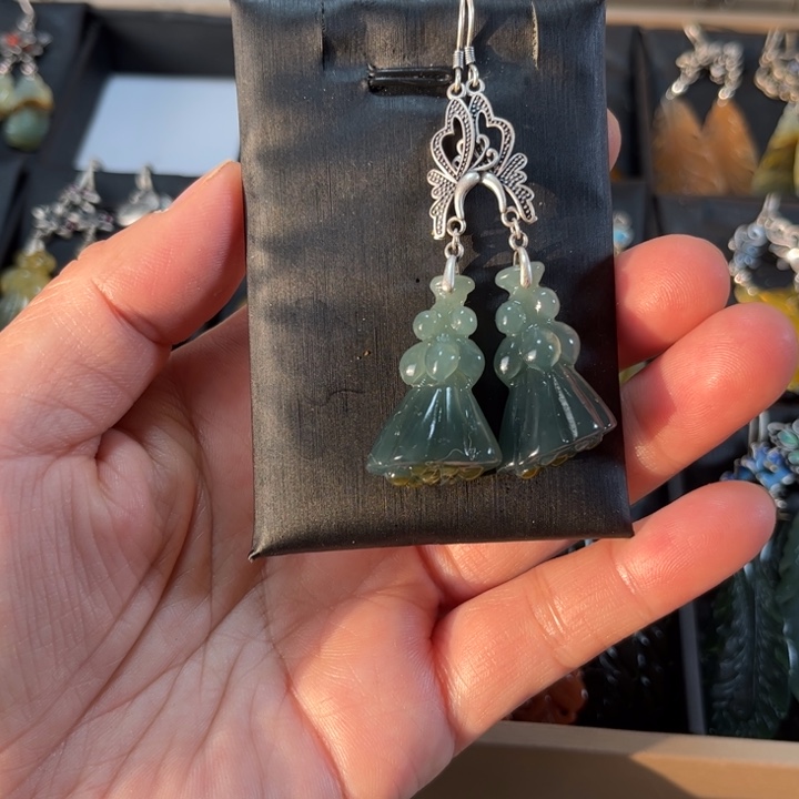 蛇纹石玉耳饰未镶嵌