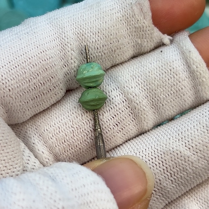 绿松石未镶嵌挂件