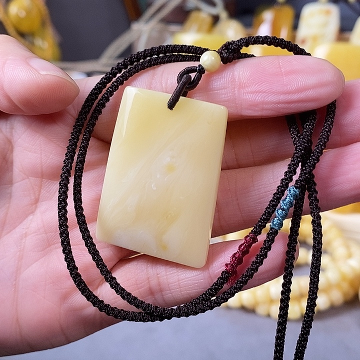 琥珀未镶嵌裸石无事牌