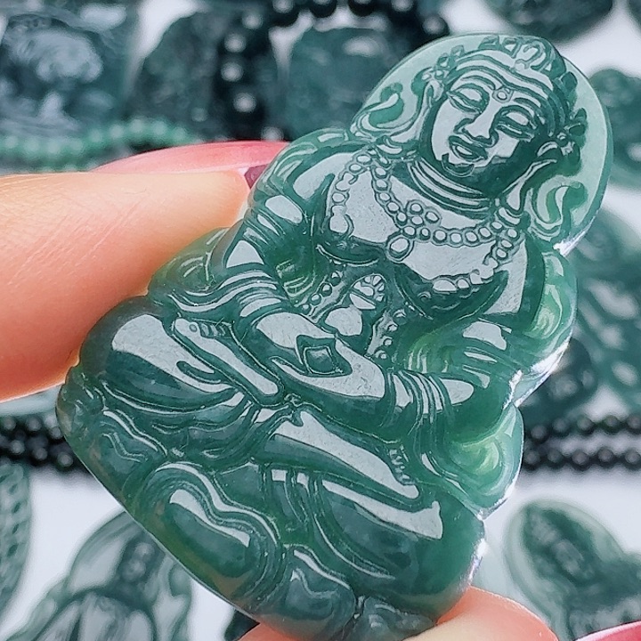 颈饰未镶嵌翡翠天然的A货翡翠多样性发其一