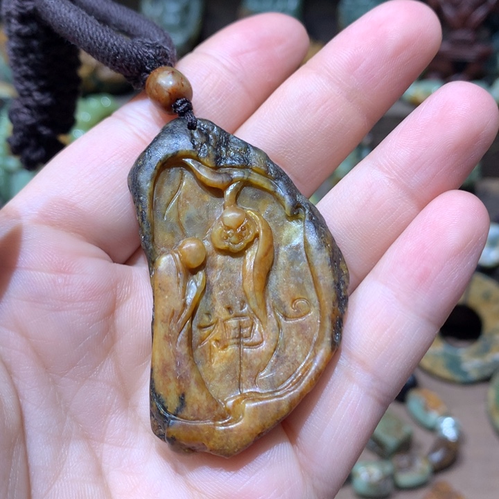 未镶嵌岫岩河磨玉（透闪石质玉）把件