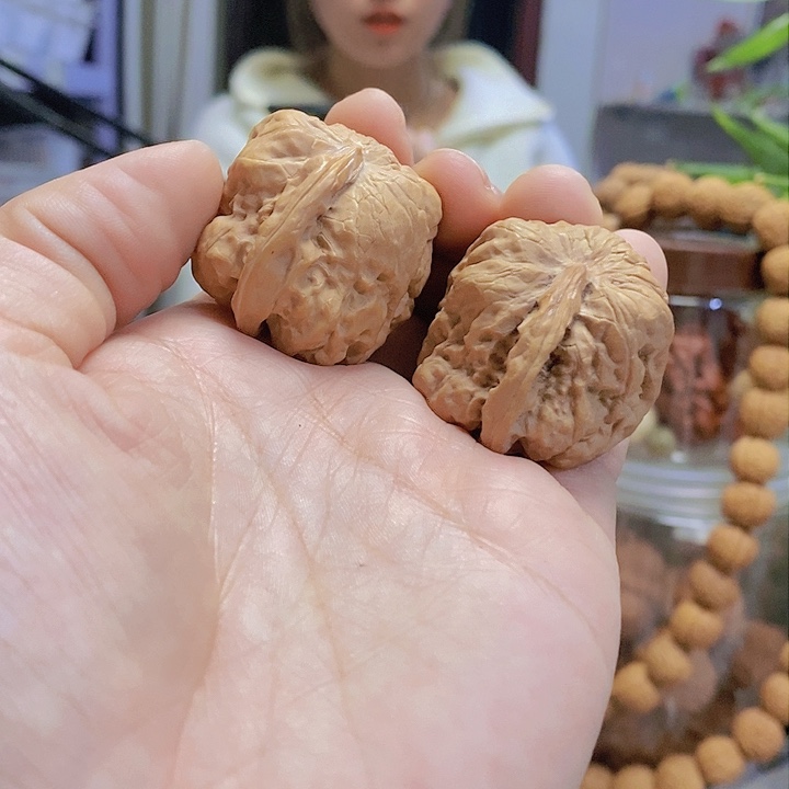 【闪购商品】文玩核桃把件32一帆风顺油