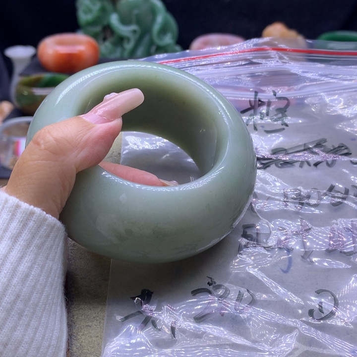 米***宝石英岩玉未镶嵌13468975444