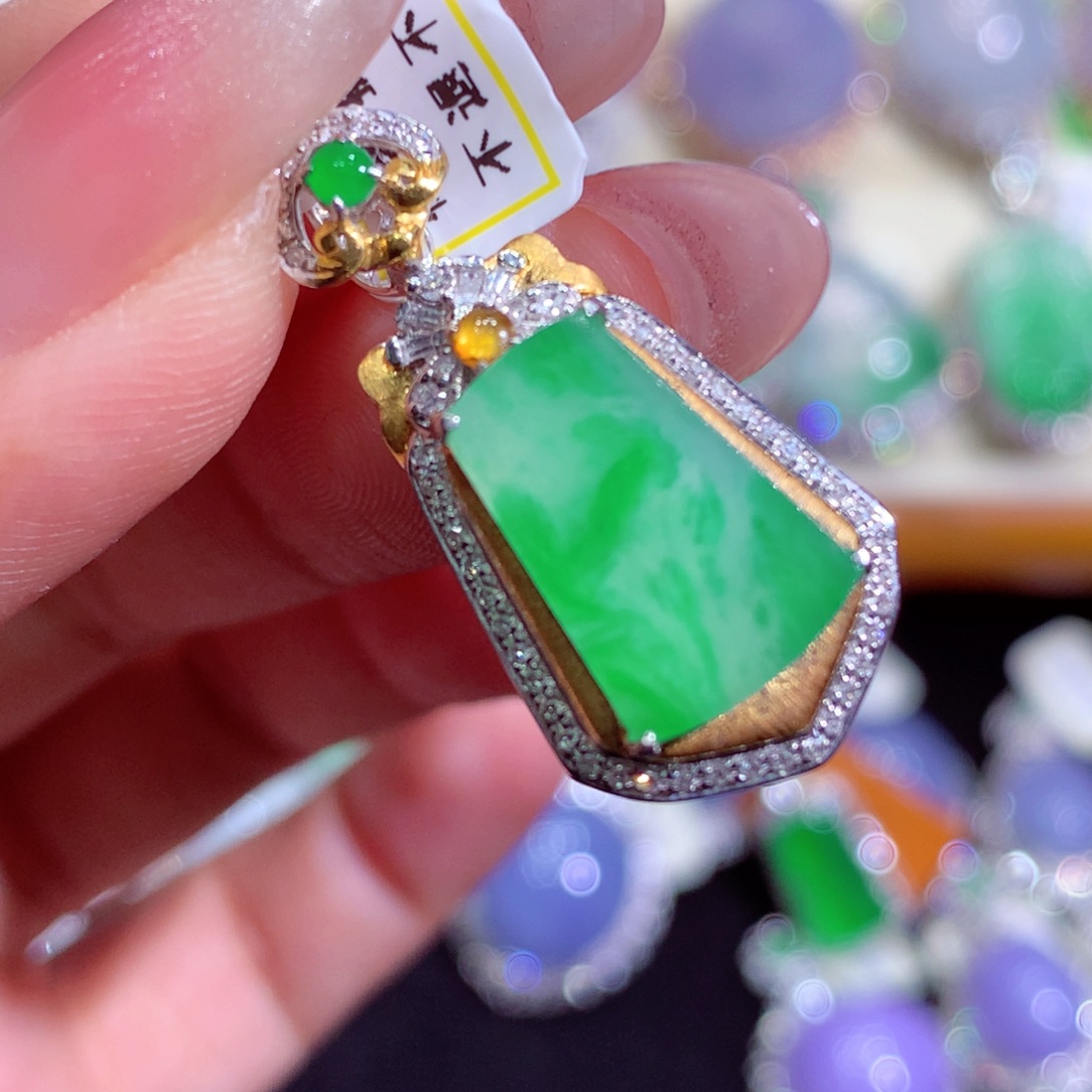 翡翠18K金镶嵌吊坠(不含链)