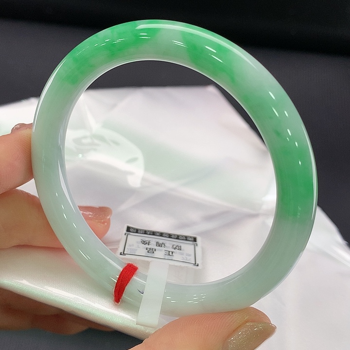 翡翠未镶嵌手镯圆条57-58，叮当镯