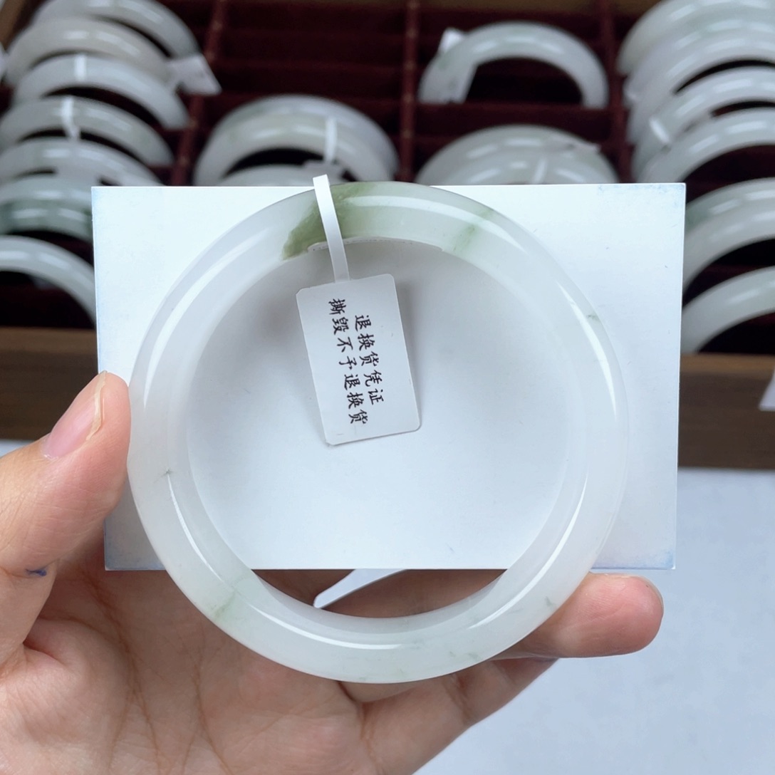 石英质玉（天山翠）未镶嵌手镯