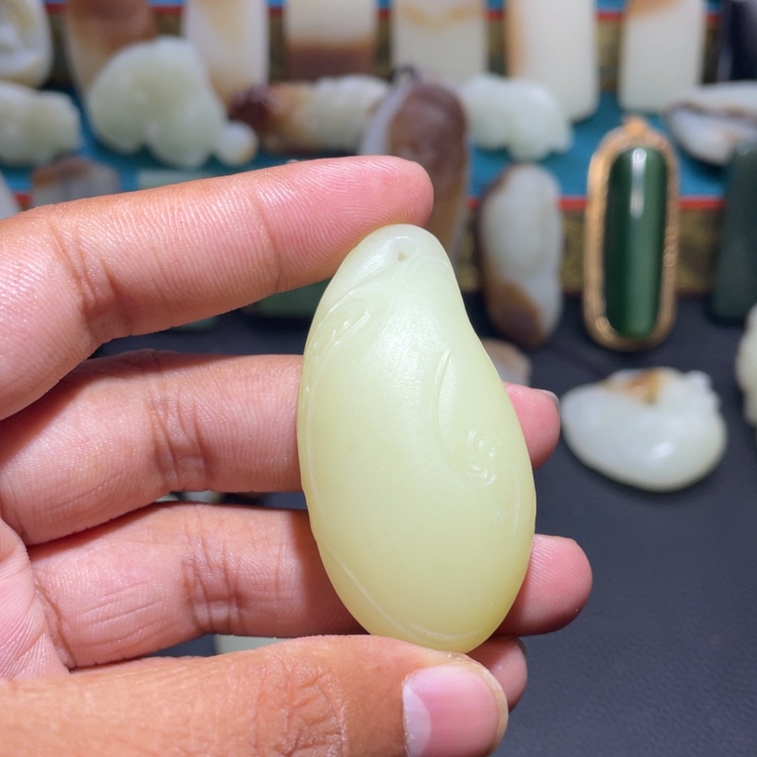 和田玉未镶嵌挂件